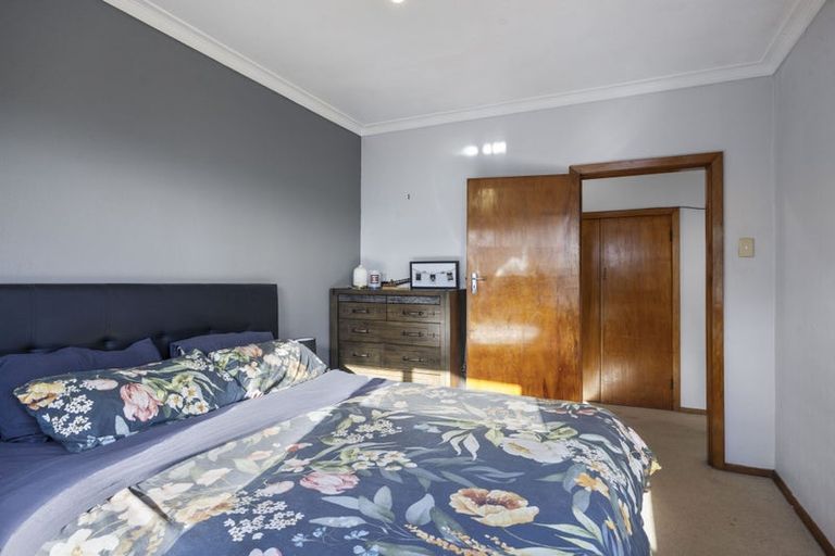 Photo of property in 112 Glover Road, Hawera, 4610