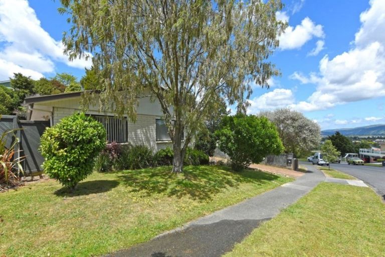 Photo of property in 14 King Charles Drive, Kingsley Heights, Upper Hutt, 5018