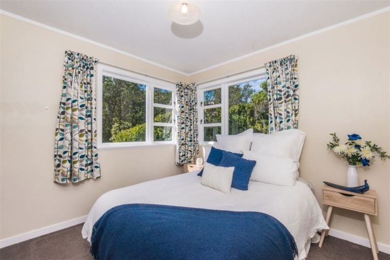 Photo of property in 49 Tarawera Road, Johnsonville, Wellington, 6037