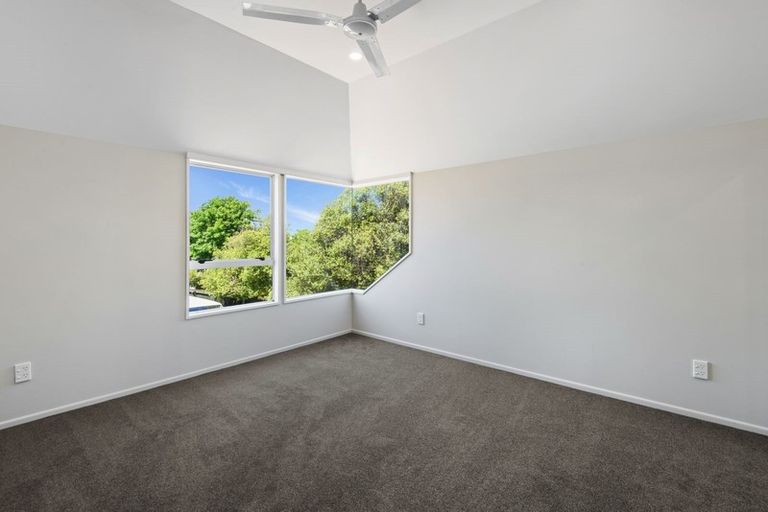 Photo of property in 17 Flaxgrove Place, Parklands, Christchurch, 8083