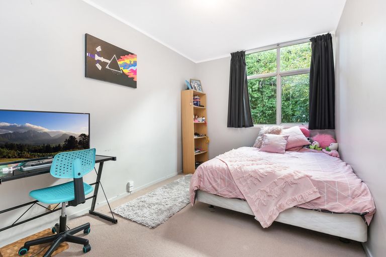 Photo of property in 11a Fenton Terrace, Cockle Bay, Auckland, 2014