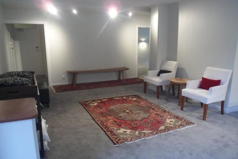 Photo of property in Jerningham Apartments, 20 Oriental Terrace, Oriental Bay, Wellington, 6011