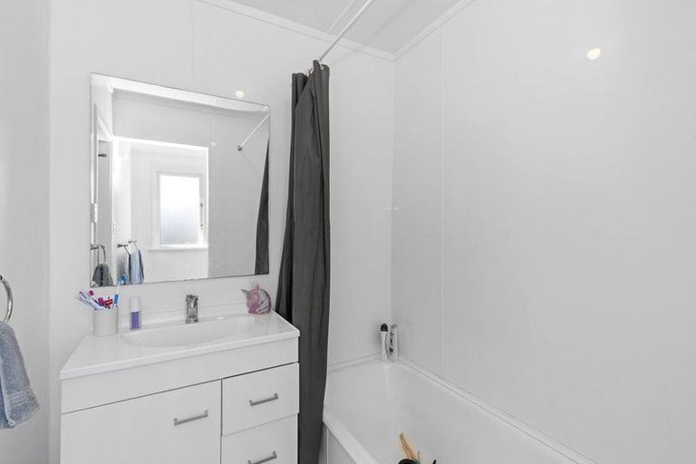 Photo of property in 145 Cambridge Street, Levin, 5510