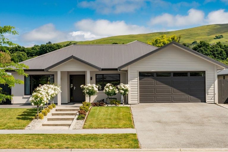 Photo of property in 27 Mavora Road, Lake Hayes, Queenstown, 9304