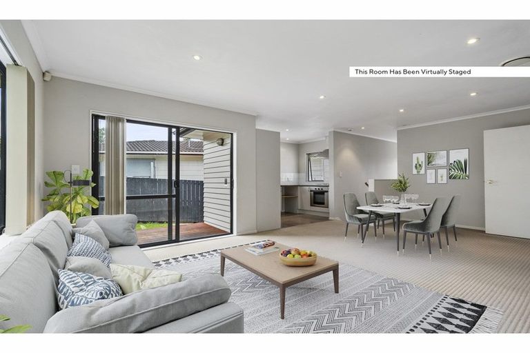 Photo of property in 100 Moire Road, West Harbour, Auckland, 0618
