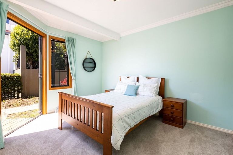 Photo of property in 87 Eliot Street, New Plymouth, 4310