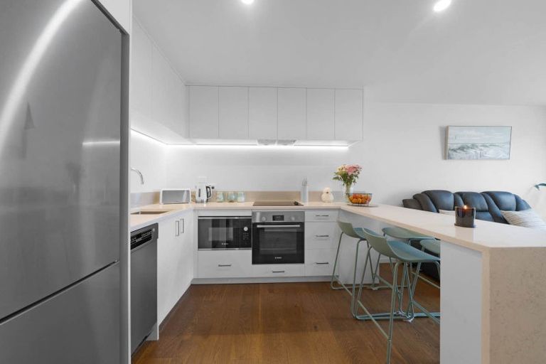Photo of property in 4 Te Puketoka Lane, Mangere, Auckland, 2022