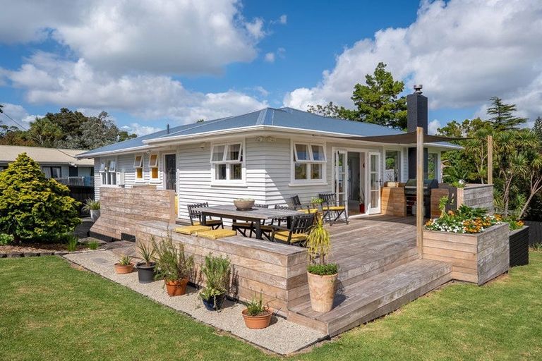 Photo of property in 2/300 Rangatira Road, Beach Haven, Auckland, 0626