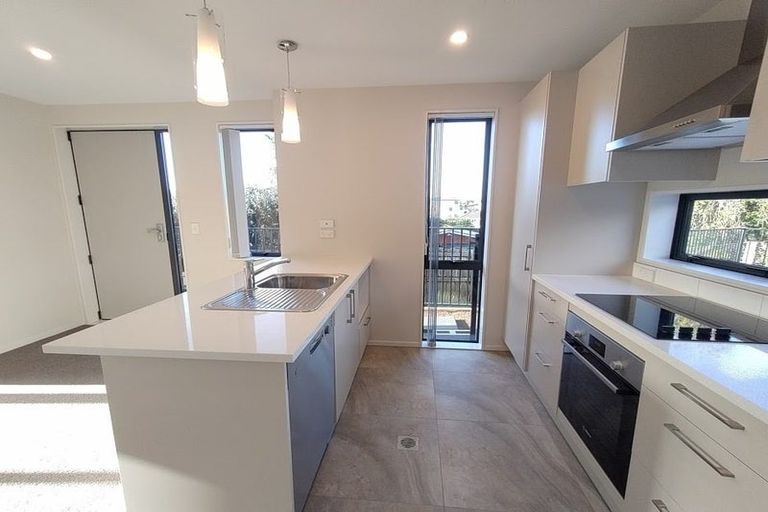 Photo of property in 2/9 Beaufield Lane, Te Atatu Peninsula, Auckland, 0610