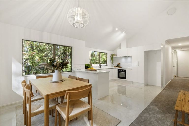 Photo of property in 2/48 Park Hill Road, Birkenhead, Auckland, 0626