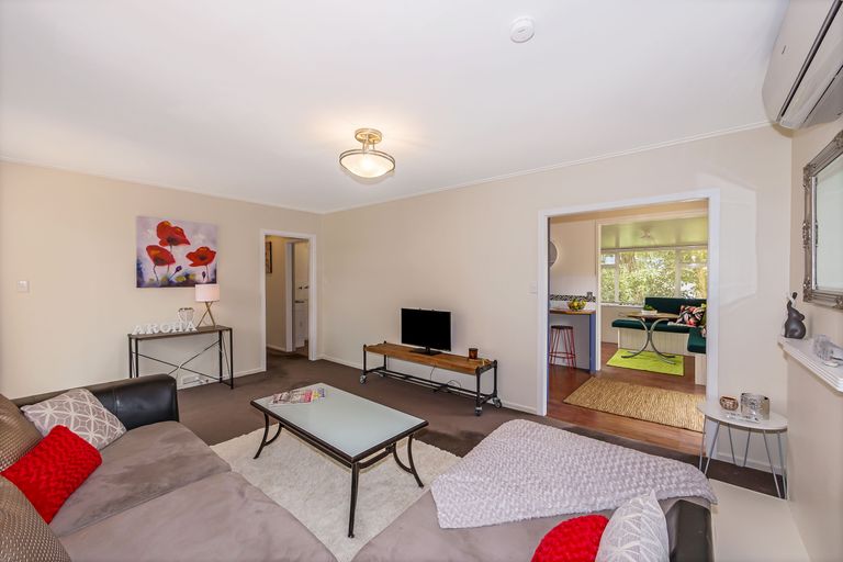 Photo of property in 1/33 Nile Road, Kelston, Auckland, 0602