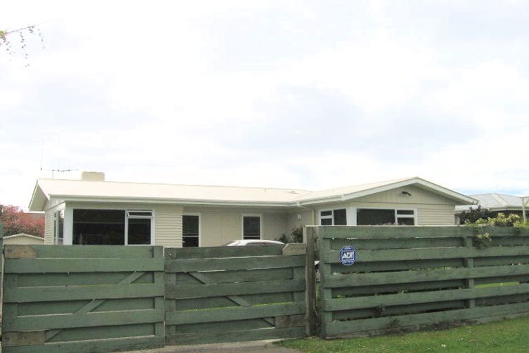 Photo of property in 637 Maunganui Road, Mount Maunganui, 3116