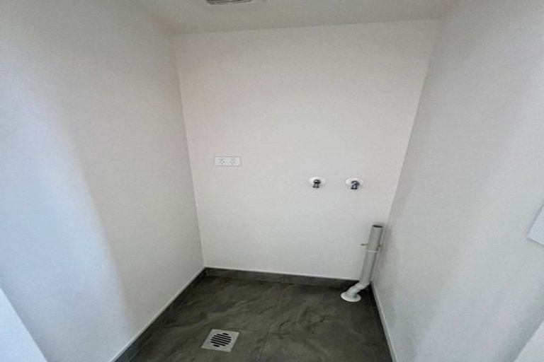 Photo of property in 17 Paetai Lane, Te Atatu Peninsula, 0610