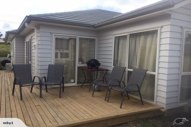 Photo of property in 7 Sauterne Road, Kumeu, 0810