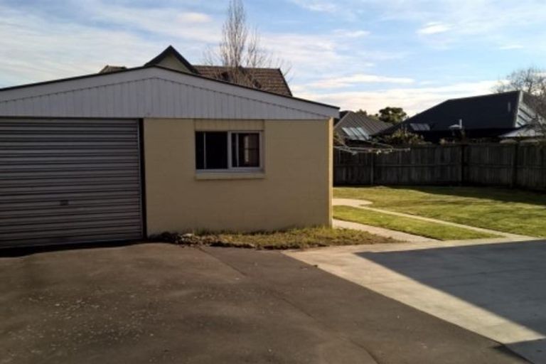 Photo of property in 51 Memorial Avenue, Ilam, Christchurch, 8053