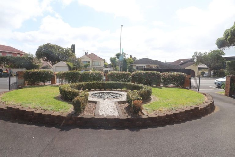 Photo of property in 104 Kitchener Road, Milford, Auckland, 0620