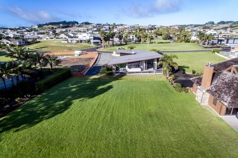 Photo of property in 34 Bayside Drive, Coopers Beach, 0420