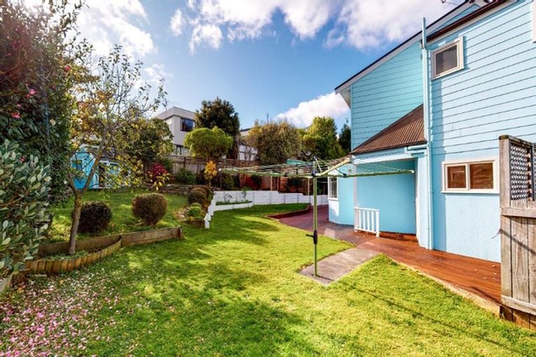 Photo of property in 24 Saunders Close, Whitby, Porirua, 5024