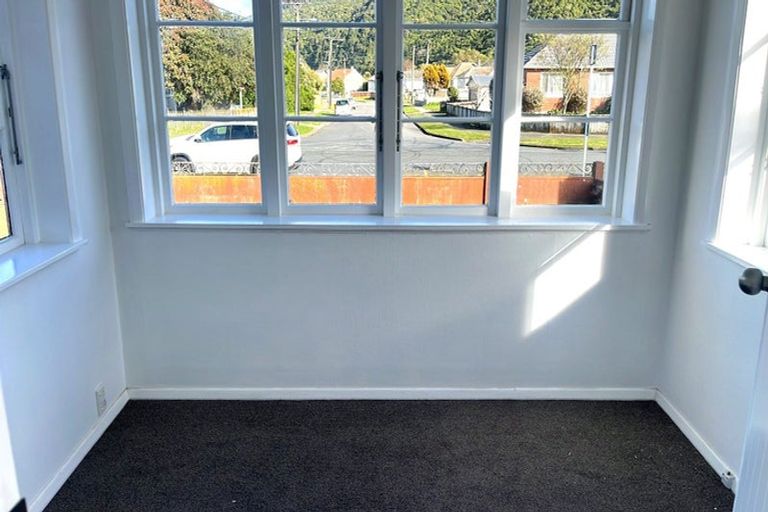 Photo of property in 110 Reynolds Street, Taita, Lower Hutt, 5011