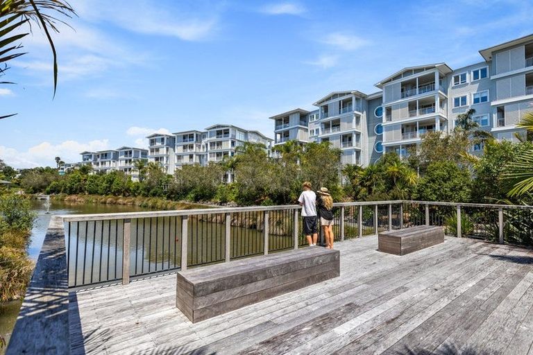 Photo of property in 1 Ocean View Terrace, Orewa, 0931
