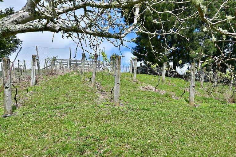 Photo of property in 4 Kanuka Road, Sandspit, Warkworth, 0982