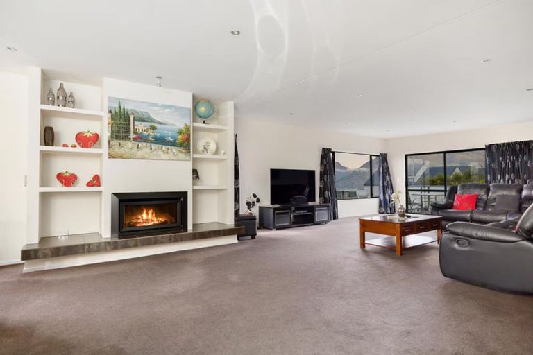 Photo of property in 11 Highview Terrace, Queenstown, 9300