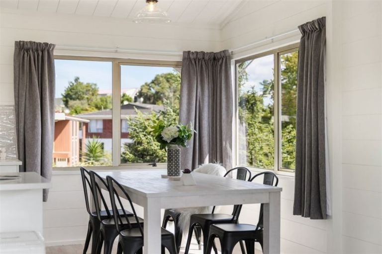 Photo of property in 45 Matuhi Rise, Henderson, Auckland, 0612