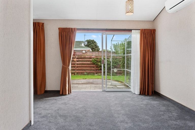 Photo of property in 76 Grimseys Road, Redwood, Christchurch, 8051
