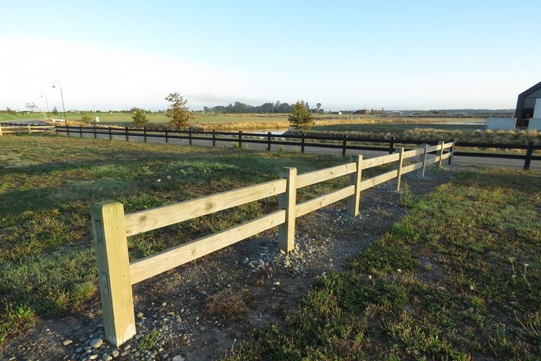 Photo of property in 8 West Bay Place, Huntingdon, Ashburton, 7774