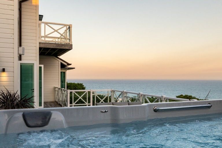 Photo of property in 8 Elizabeth Road, Bluff Hill, Napier, 4110