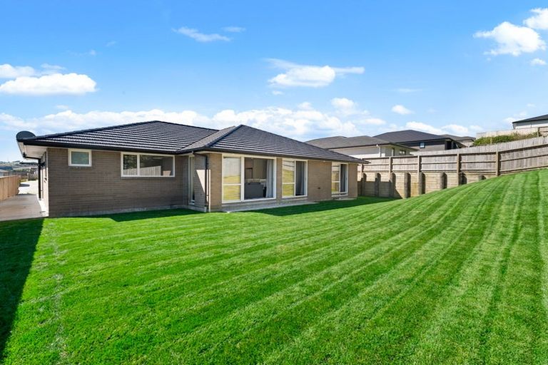 Photo of property in 59 Leathem Crescent, Pokeno, 2402