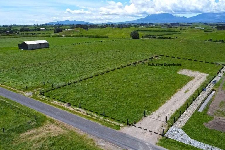Photo of property in 304 Coast Road, Warea, 4381