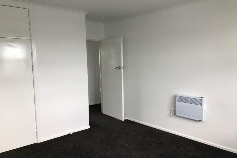 Photo of property in 2/22 Marama Street, Castor Bay, Auckland, 0620