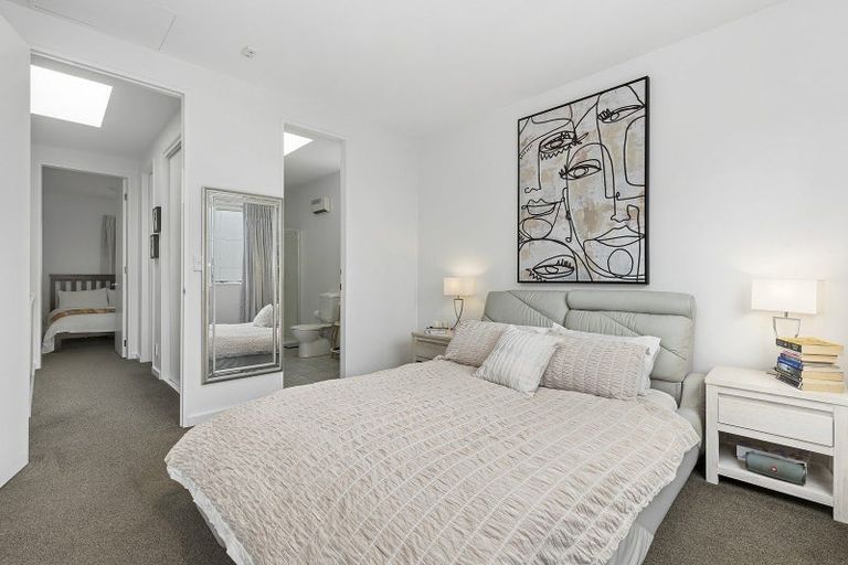 Photo of property in De Vere Apartments, 1/23 Tennyson Street, Te Aro, Wellington, 6011