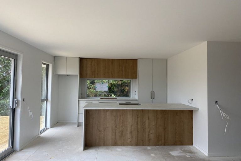 Photo of property in 137/2b Seaview Road, Westown, New Plymouth, 4310