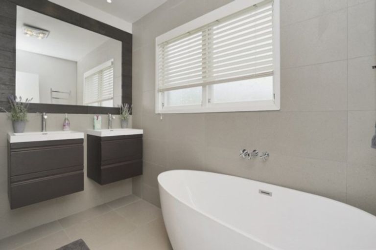 Photo of property in 12 Iles Road, Lynmore, Rotorua, 3010