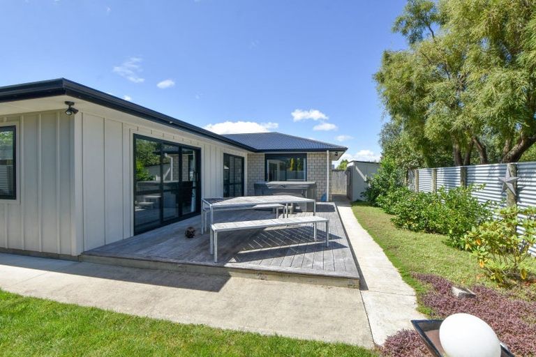 Photo of property in 11 Austin Reid Avenue, Carterton, 5713