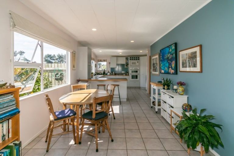 Photo of property in 6 Taonui Street, Waitarere Beach, Levin, 5510