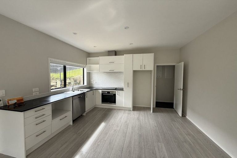 Photo of property in 28 Wautaiti Drive, Riverhead, 0820