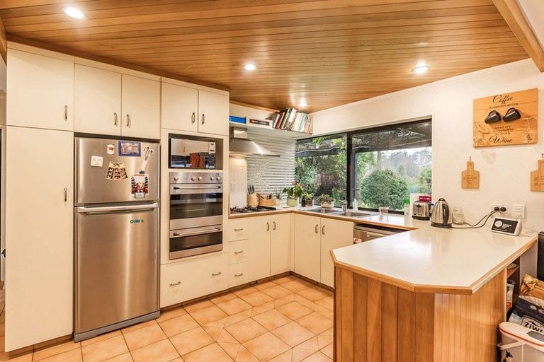 Photo of property in 1403 Coatesville-riverhead Highway, Kumeu, 0892