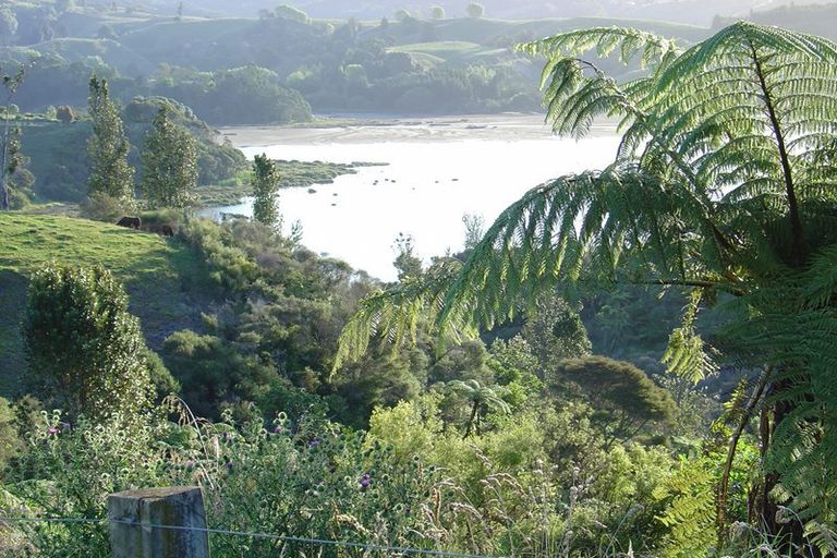 Photo of property in 195 Paparoa Road, Wainui, Opotiki, 3198