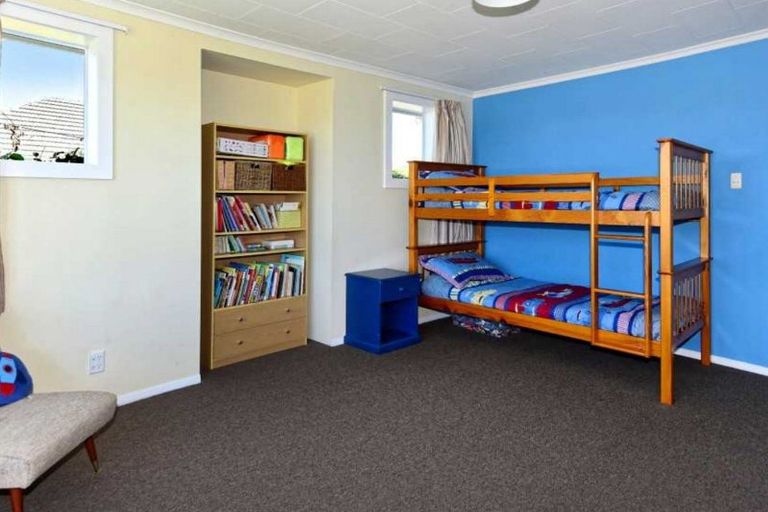 Photo of property in 16 Renfrew Street, Upper Riccarton, Christchurch, 8041