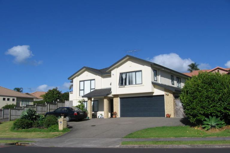 Photo of property in 14 Westminster Gardens, Unsworth Heights, Auckland, 0632