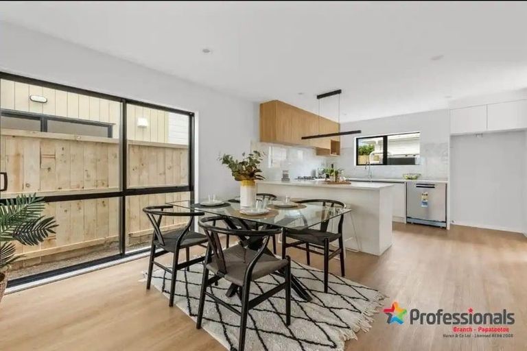 Photo of property in 70c Cargill Street, Papakura, 2110