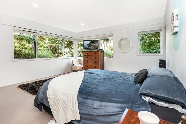 Photo of property in 11a Fenton Terrace, Cockle Bay, Auckland, 2014