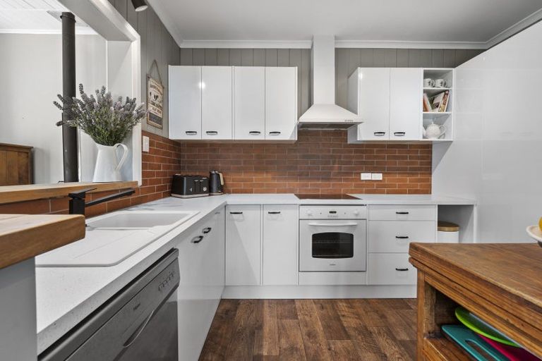 Photo of property in 54 Grey Street, Marton, 4710