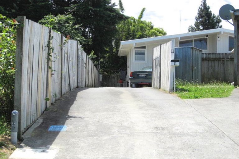 Photo of property in 11 Staverton Crescent, Mangere, Auckland, 2022