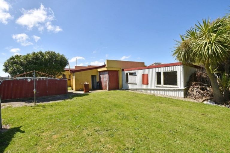 Photo of property in 19 Dipton Street, Kingswell, Invercargill, 9812
