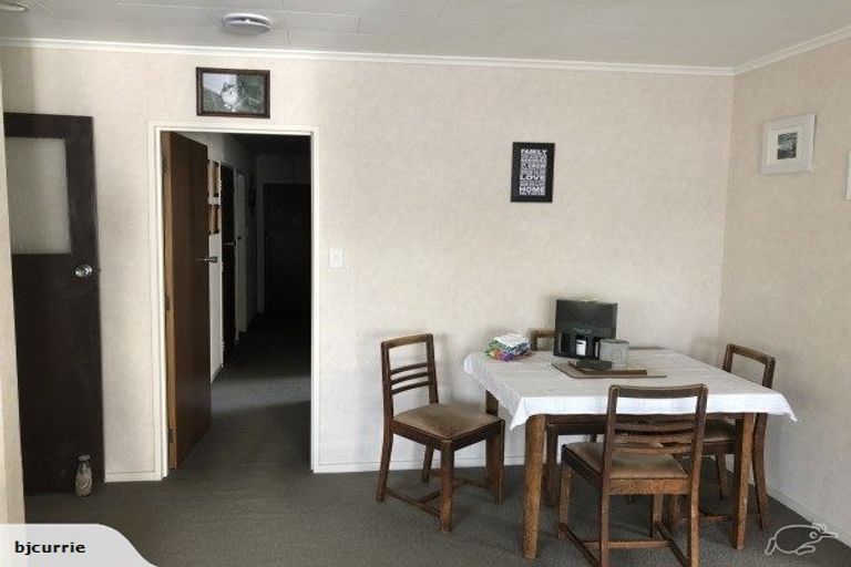 Photo of property in 60 John F Kennedy Drive, Milson, Palmerston North, 4414