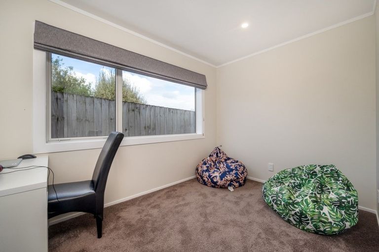 Photo of property in 120 Prince Regent Drive, Half Moon Bay, Auckland, 2012